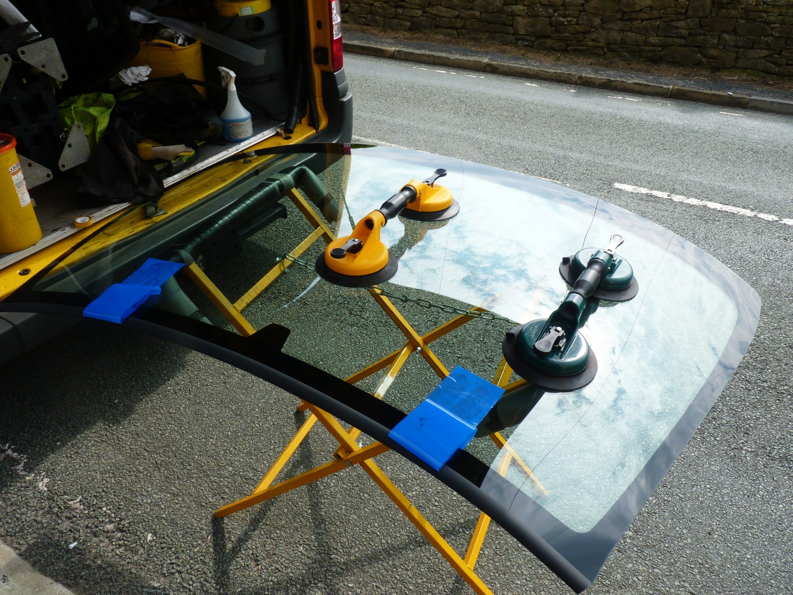 Auto glass replacement service in Tracy, CA