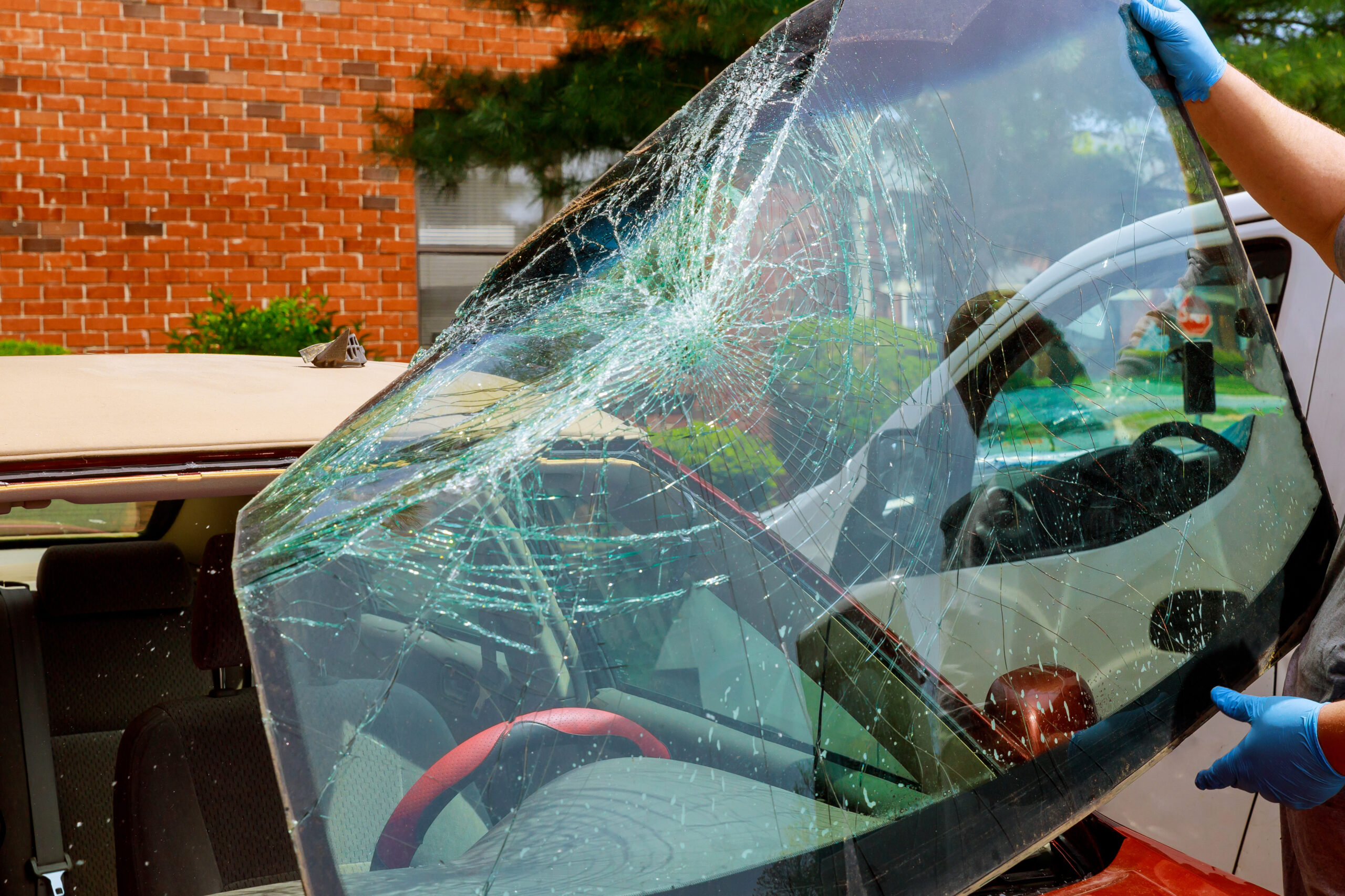 Mobile auto glass service in Tracy, CA